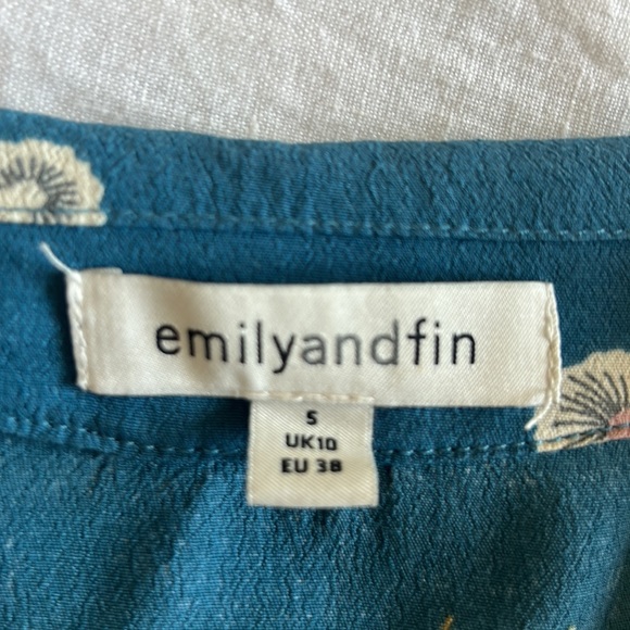 Blue Emily & Finn floral patterned long sleeved blouse - Picture 7 of 7